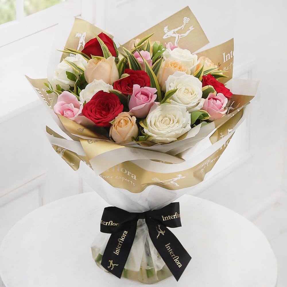 20 Mixed Roses Hand-Tied